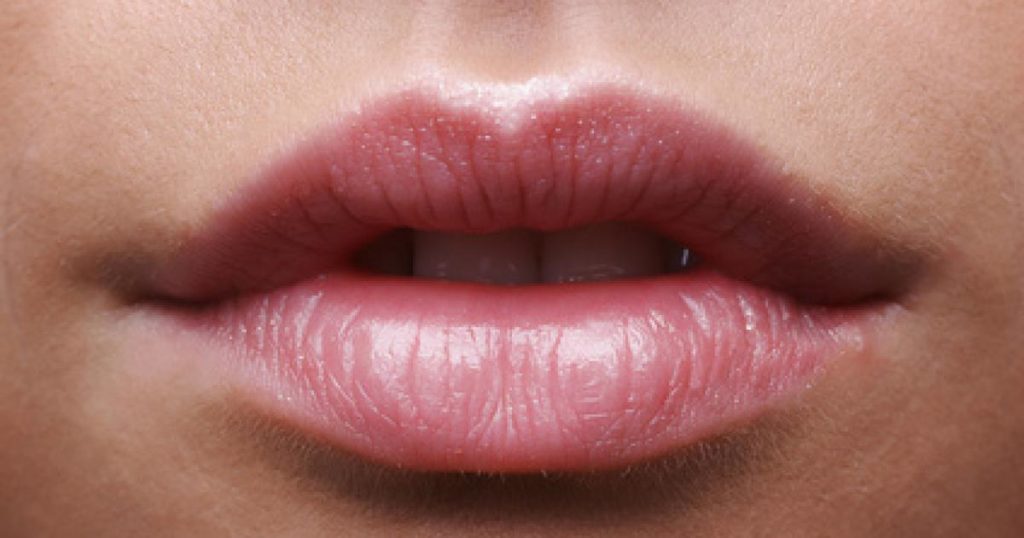 17 Astuces naturelles et économiques pour avoir une bouche pulpeuse